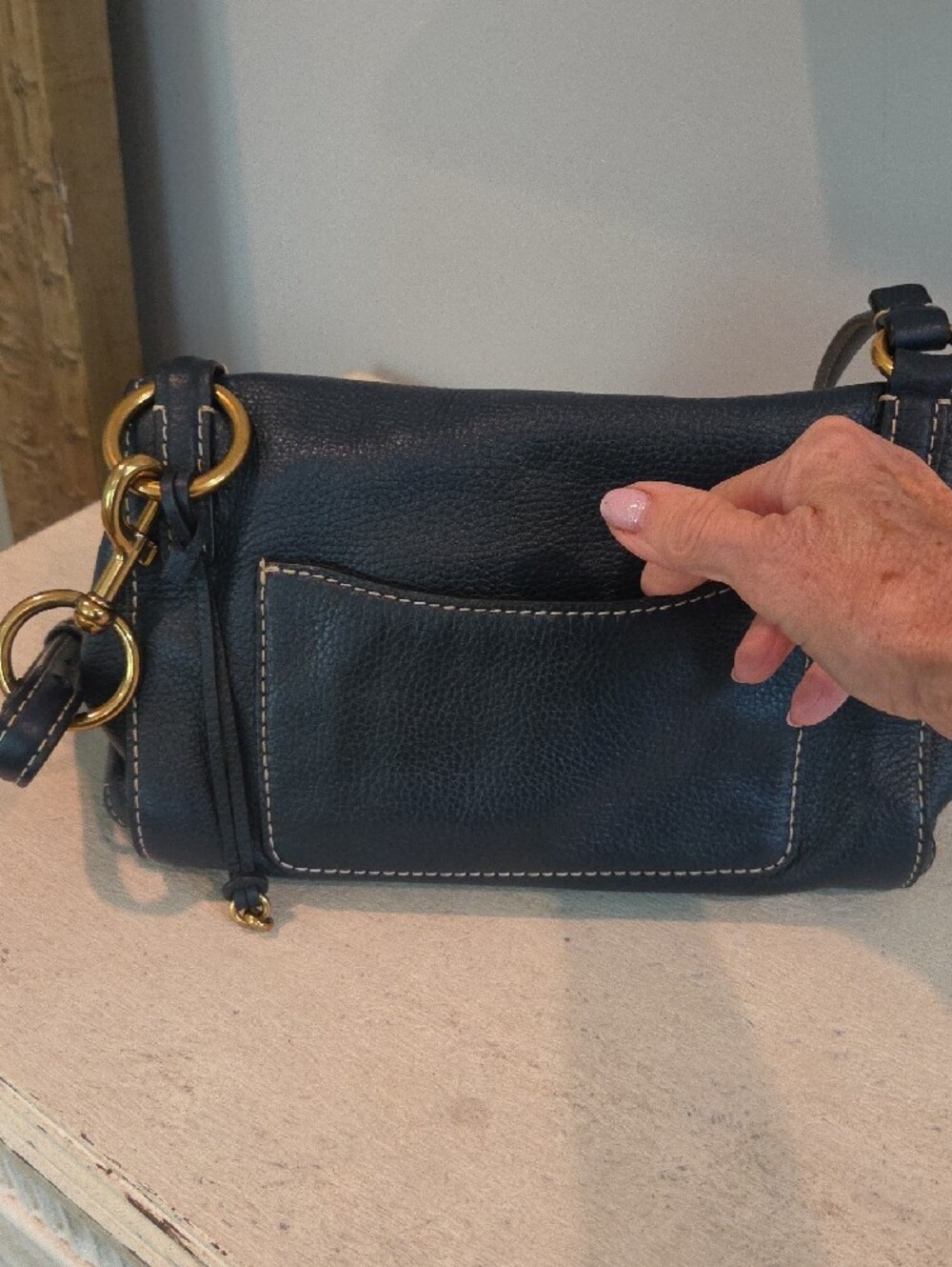 Marc Jacobs Navy Pebbled Leather Crossbody with Gold Hardware - Picture 3 of 6